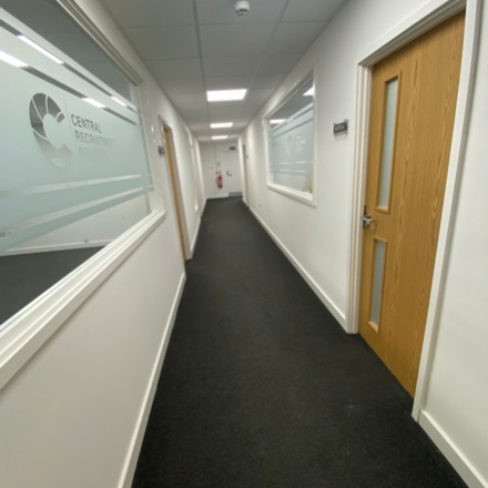 Office in Ebbw Vale - photo 4